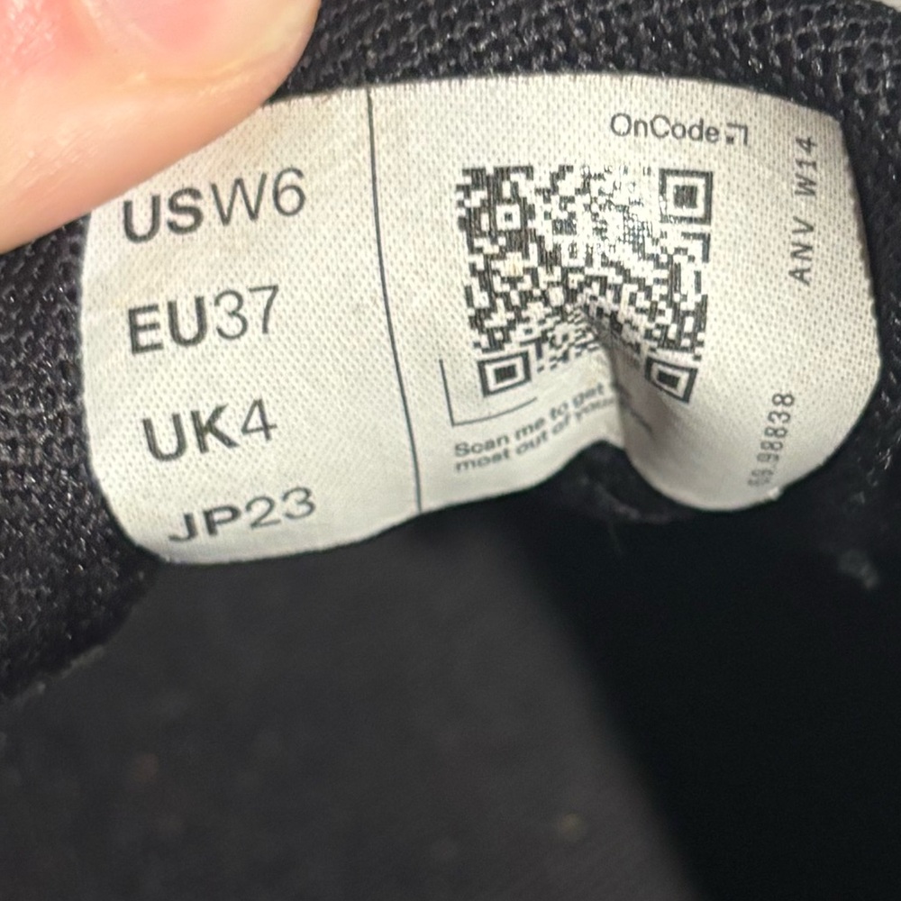 On Running Women’s Cloud 6 Waterproof - Picture 4 of 5